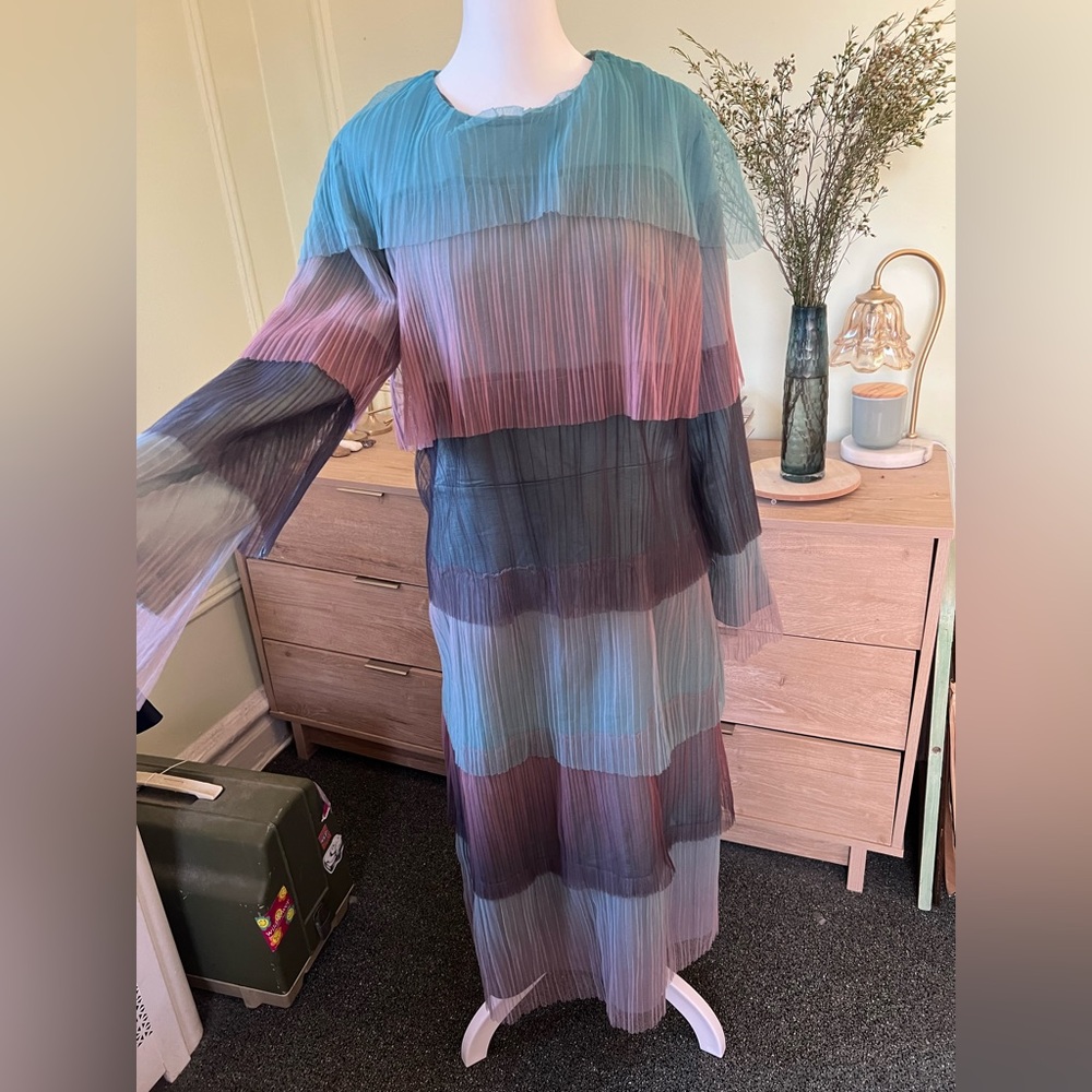 NWT tiered cocktail Dress Sara Navon